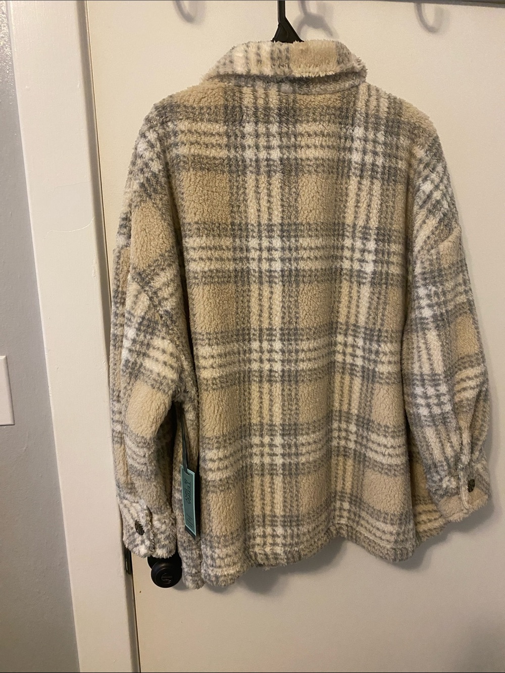 Shacket - Picture 8 of 16